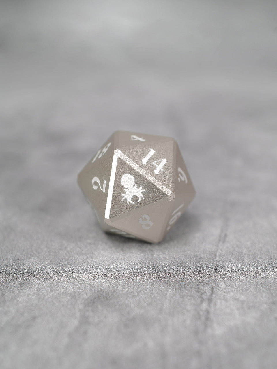 Vulcan: 30mm Silver Precision Aluminum Single D20